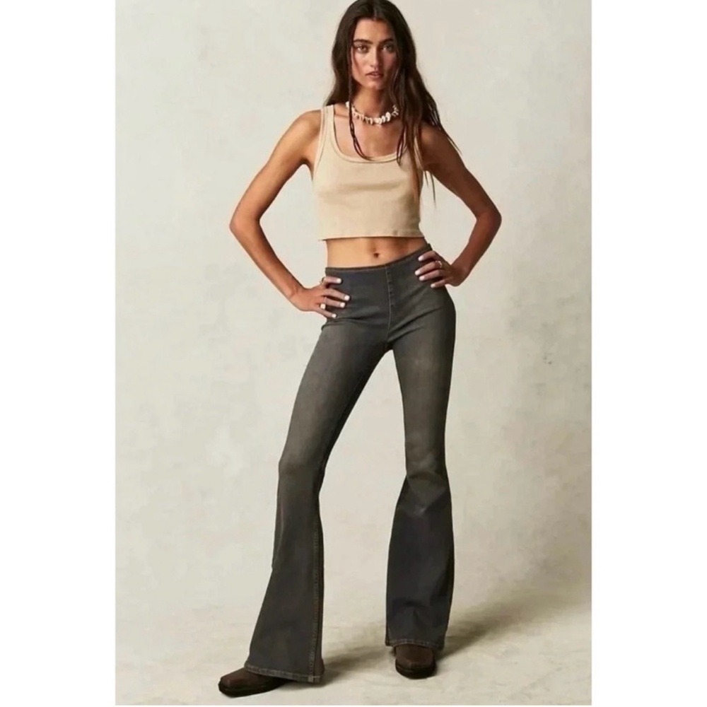 FREE PEOPLE | Black Penny Pull Up Flare Elastic Waist Denim Jeans Sz. 30